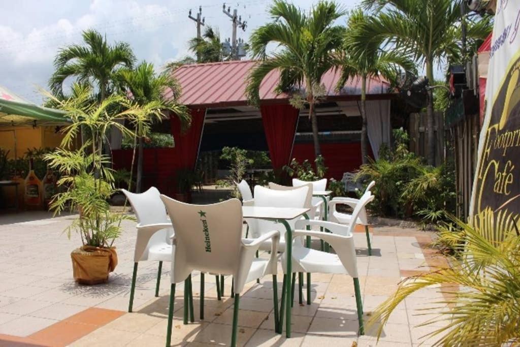 The Mango Lodge Kingston Esterno foto